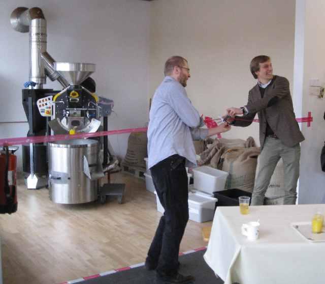 SMC_07.jpg - Cut that ribbon.