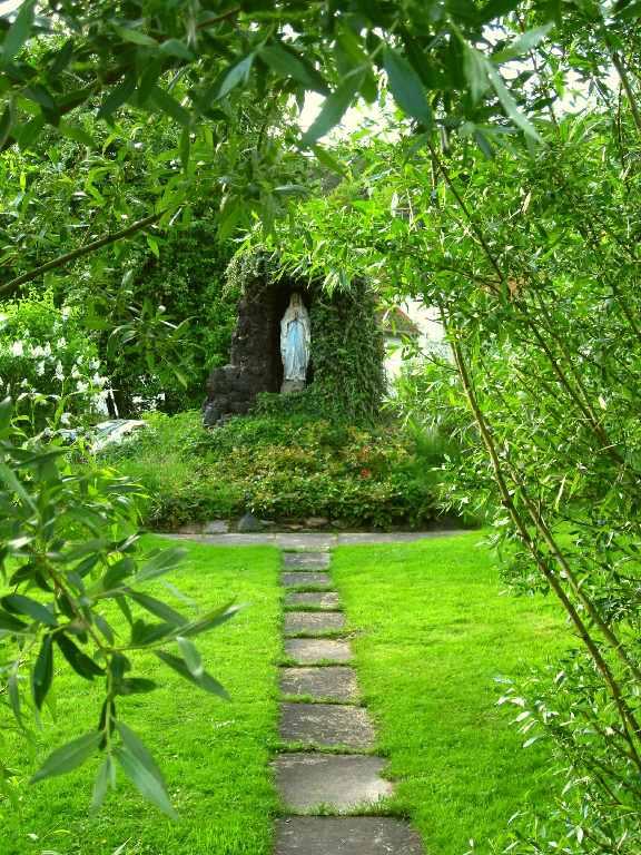 11.JPG - The grotto is now surrounded by bushes and small trees.